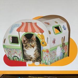 Boots & Barkley cat scratcher camper